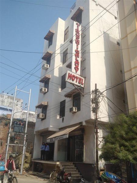 קאנפור Townhouse 1182 Hotel Tirupati Galaxy מראה חיצוני תמונה
