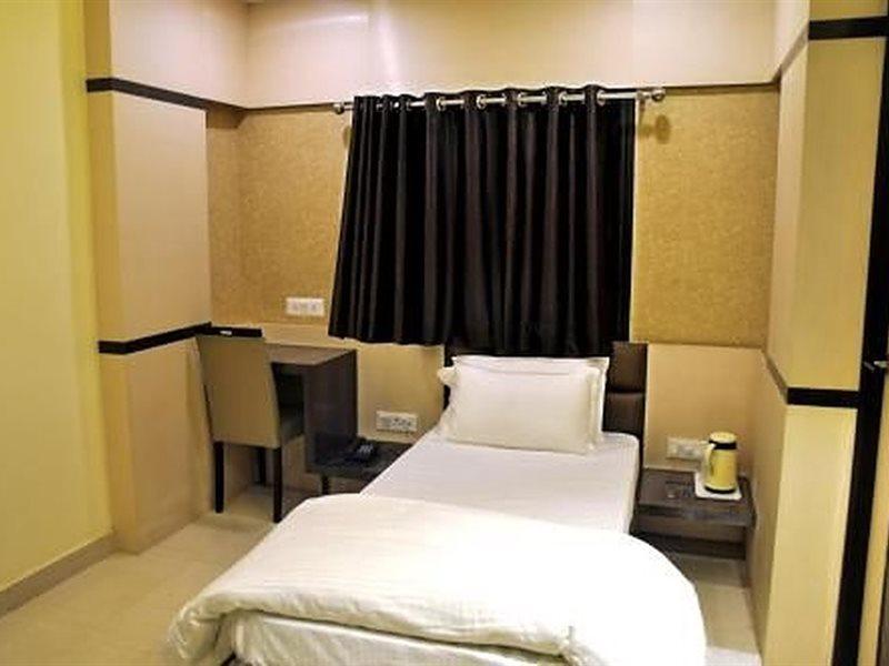 קאנפור Townhouse 1182 Hotel Tirupati Galaxy מראה חיצוני תמונה