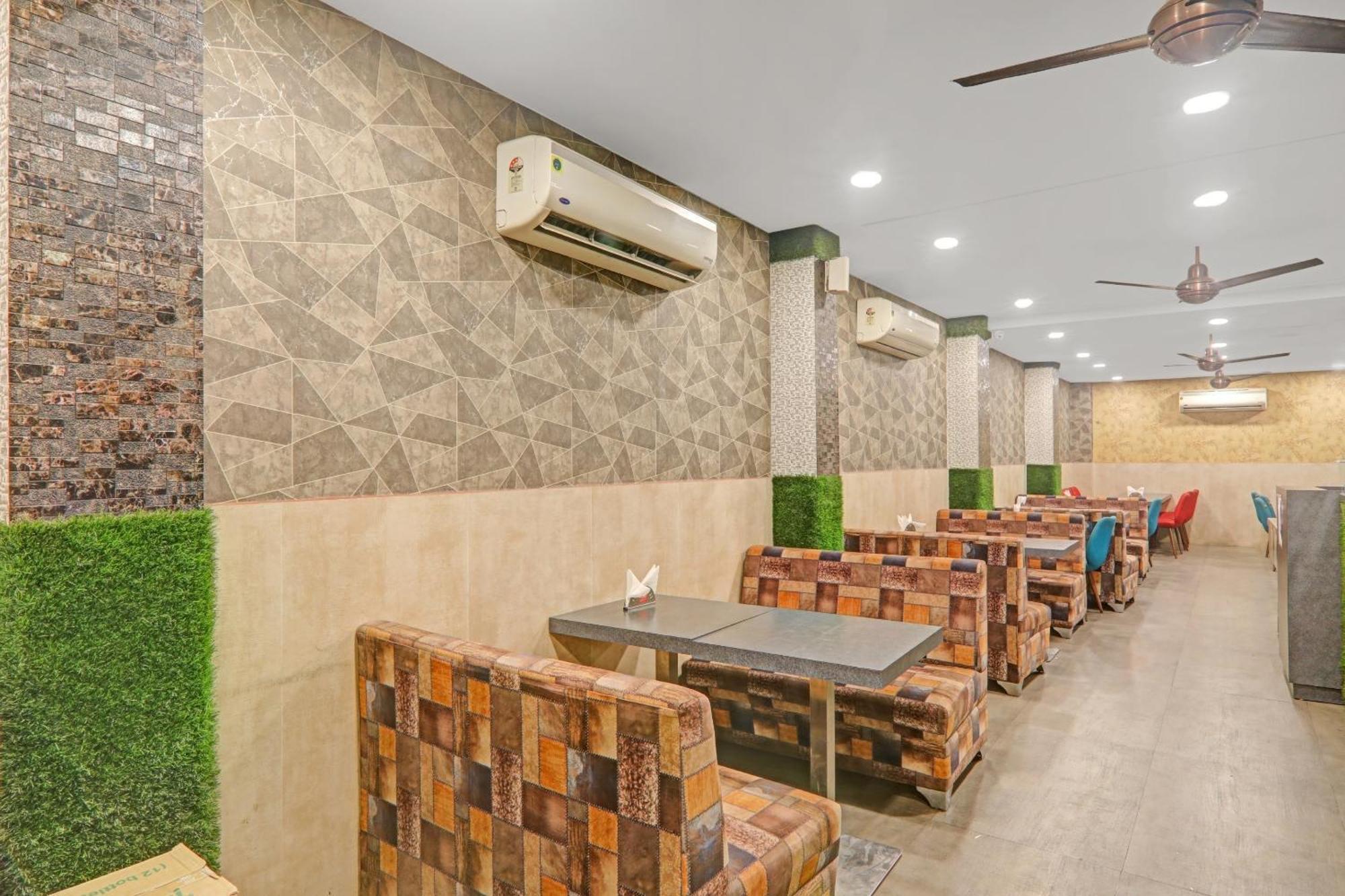 קאנפור Townhouse 1182 Hotel Tirupati Galaxy מראה חיצוני תמונה