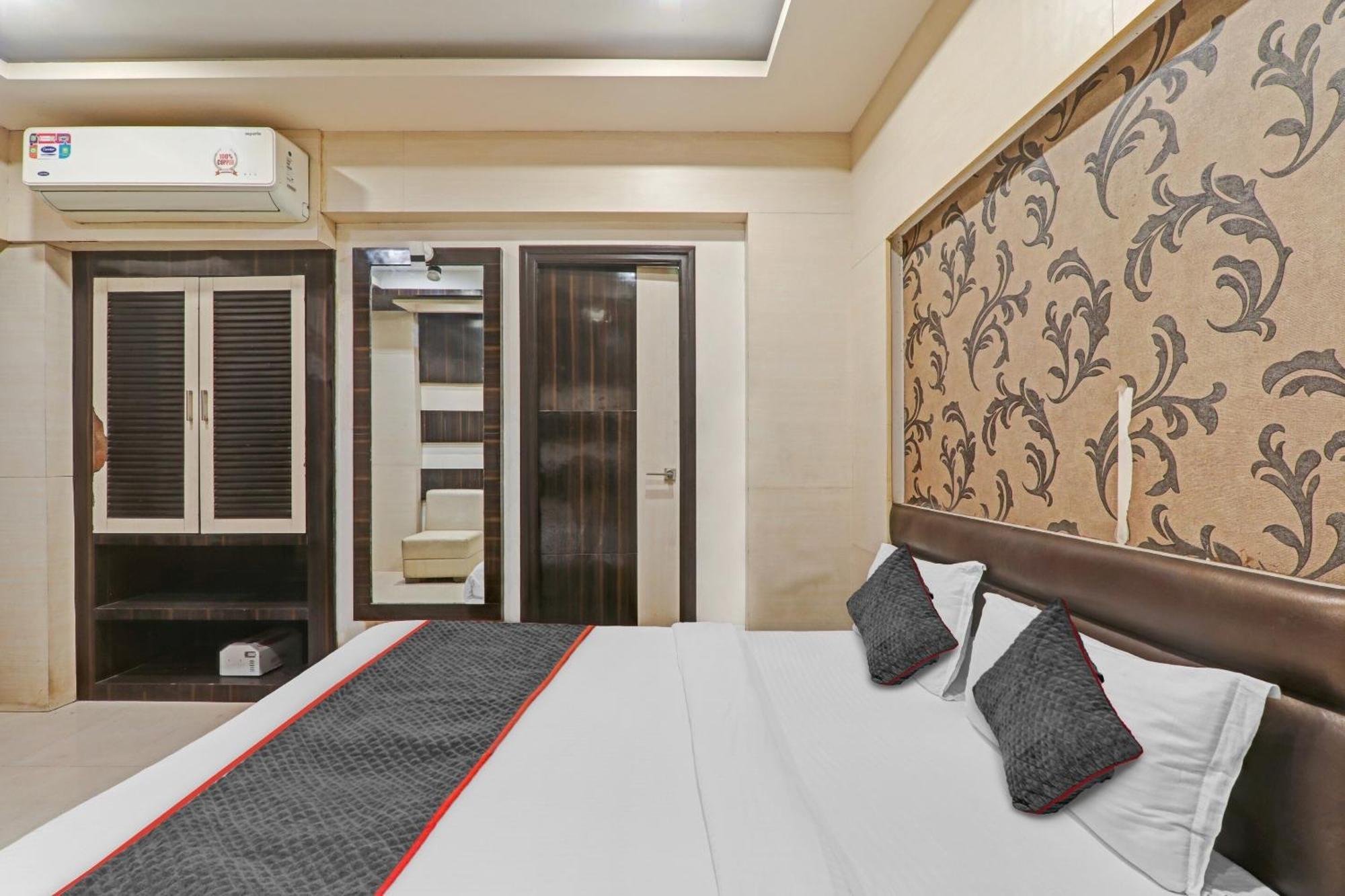 קאנפור Townhouse 1182 Hotel Tirupati Galaxy מראה חיצוני תמונה